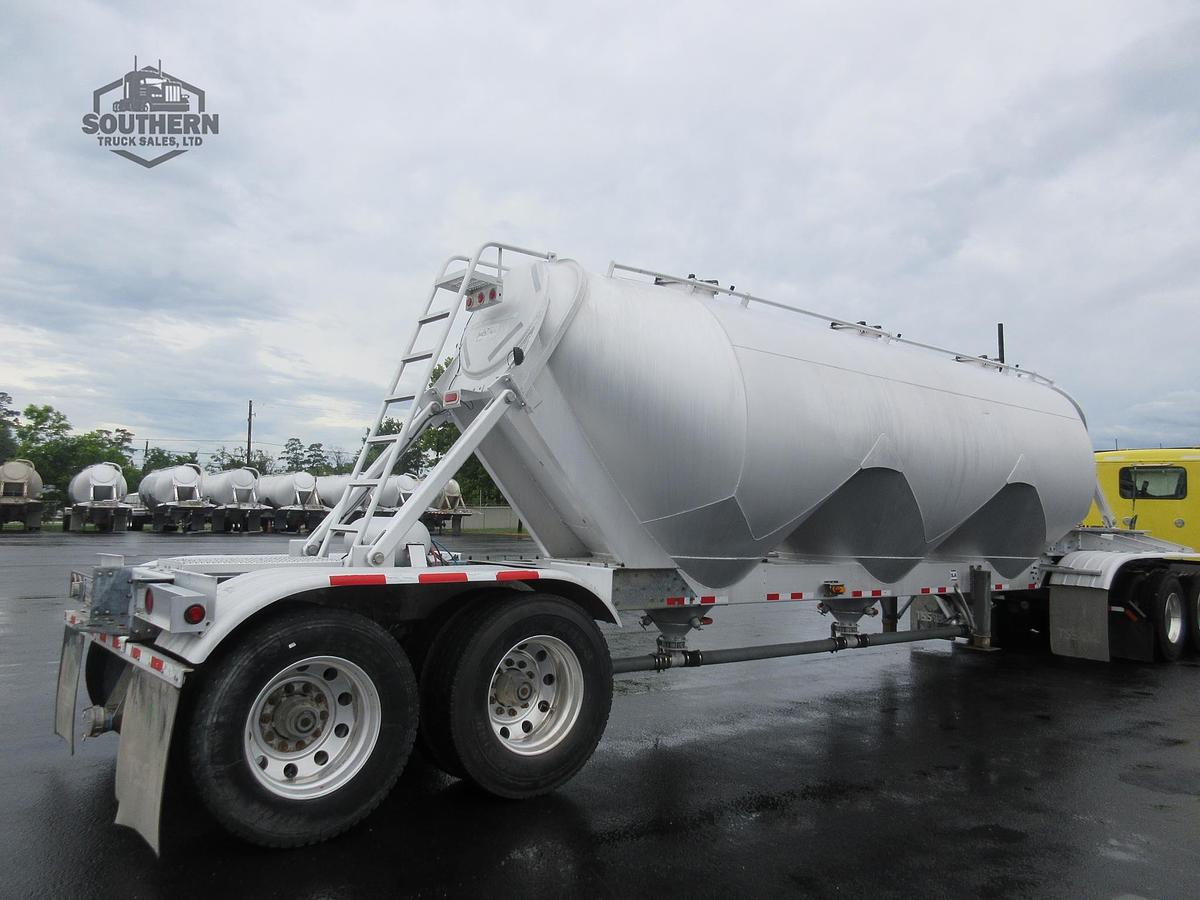 Used 2011 POLAR 42 ft