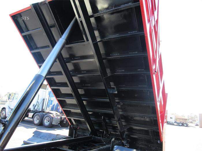 Used 2016 FREIGHTLINER CASCADIA 113