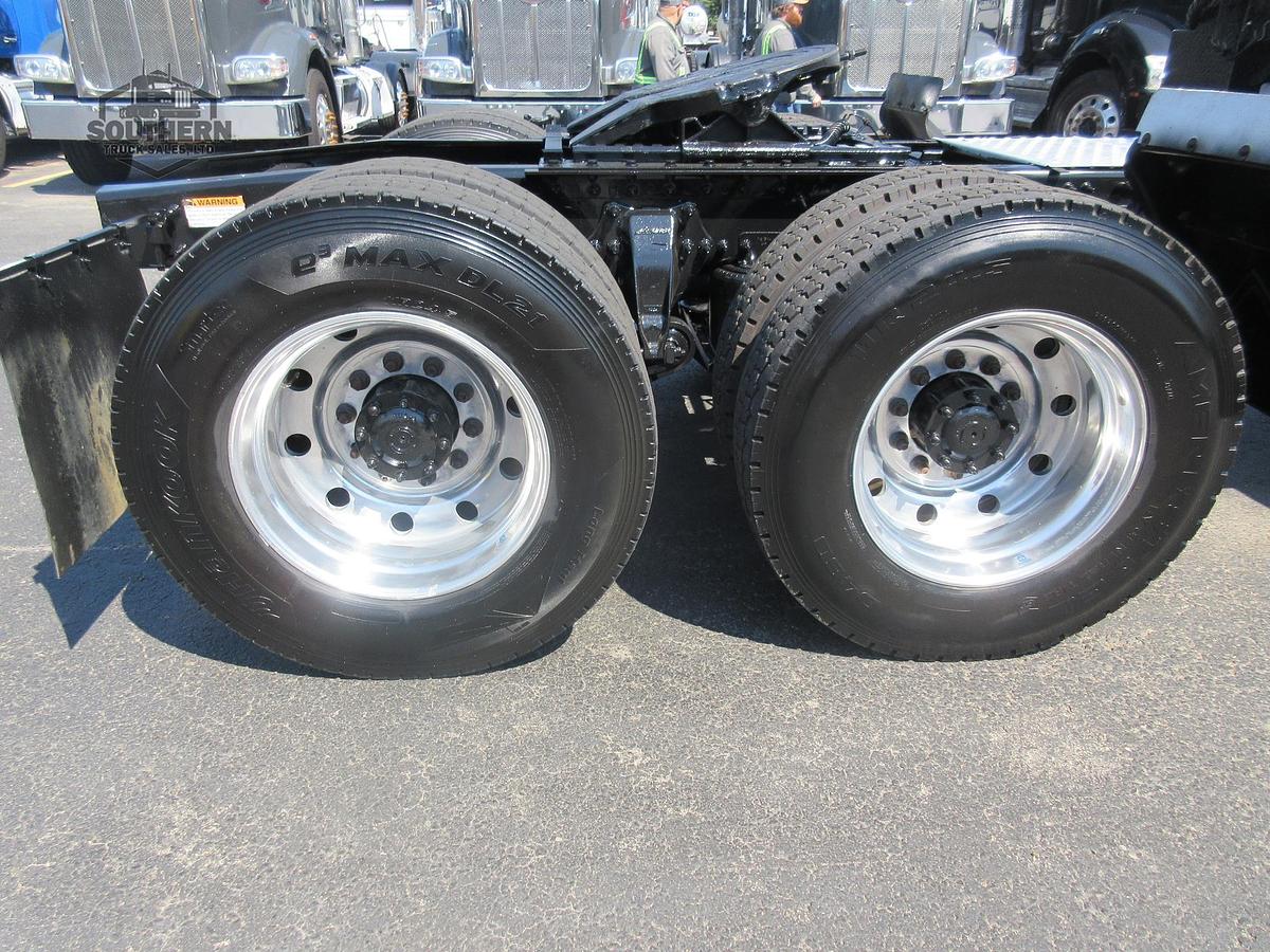 Used 2020 FREIGHTLINER 122SD