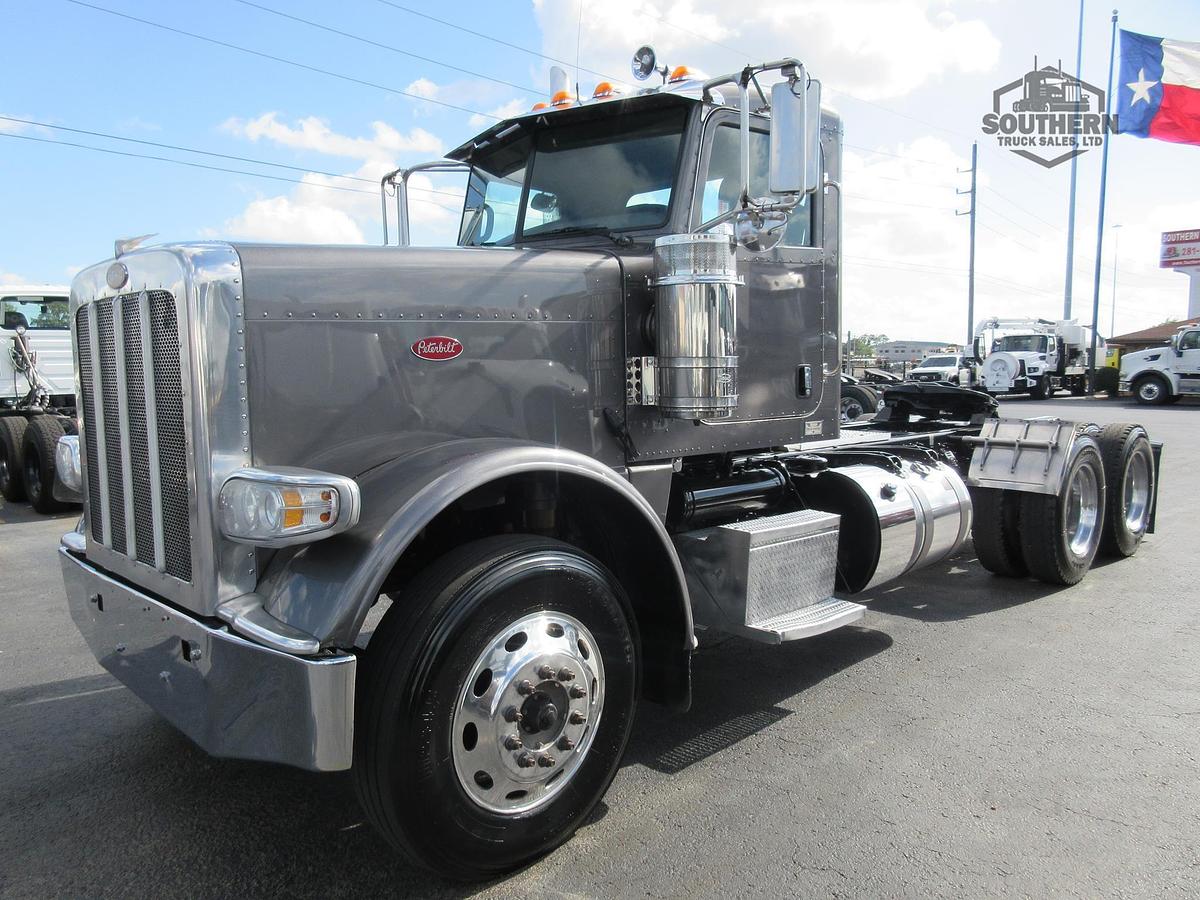 Used 2022 PETERBILT 389