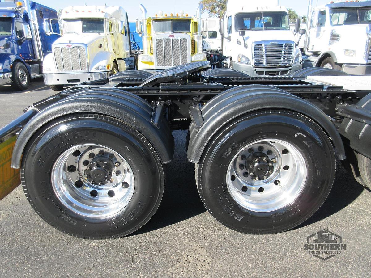 Used 2020 PETERBILT 567