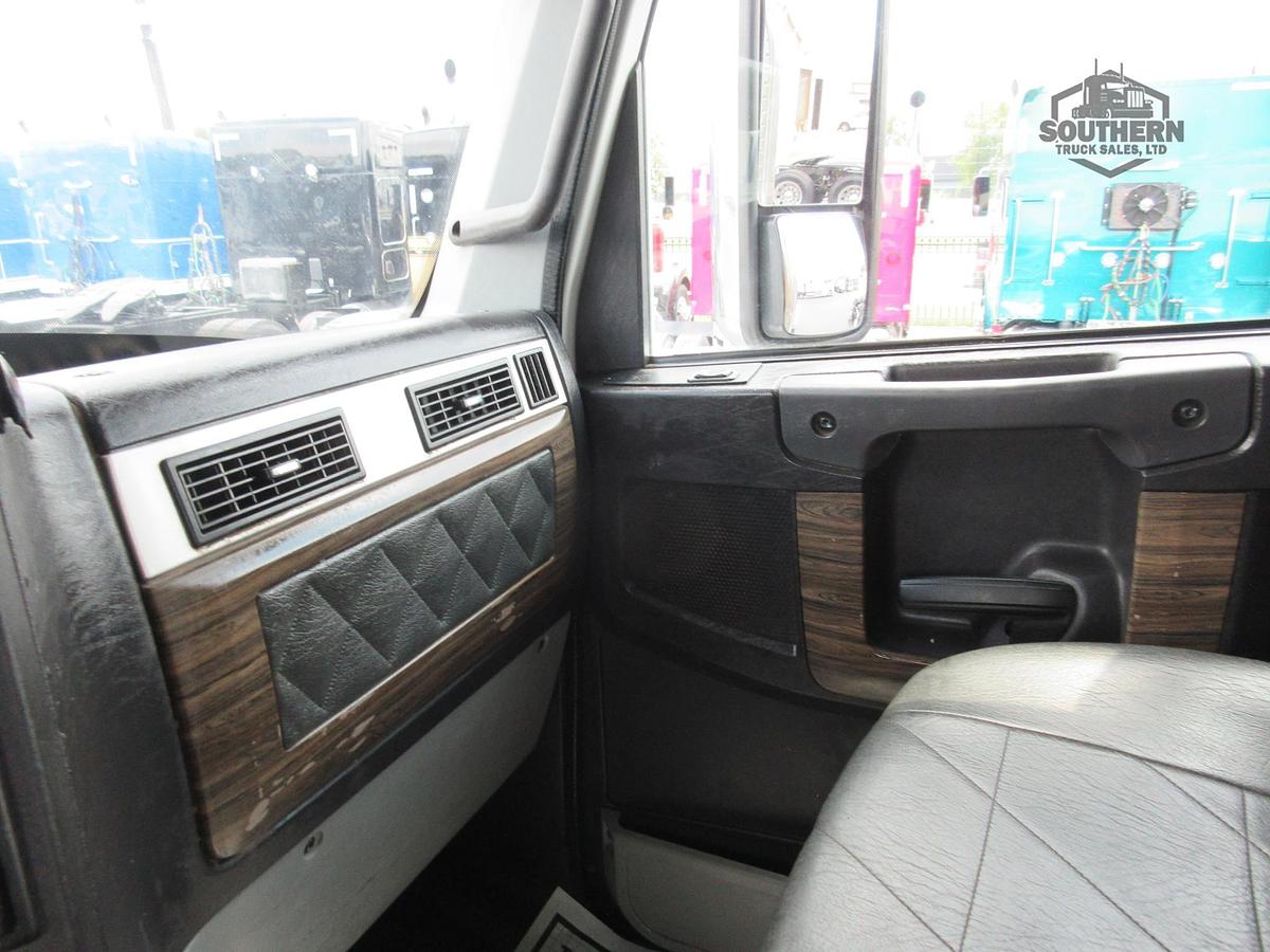 Used 2019 FREIGHTLINER CORONADO 122 SD