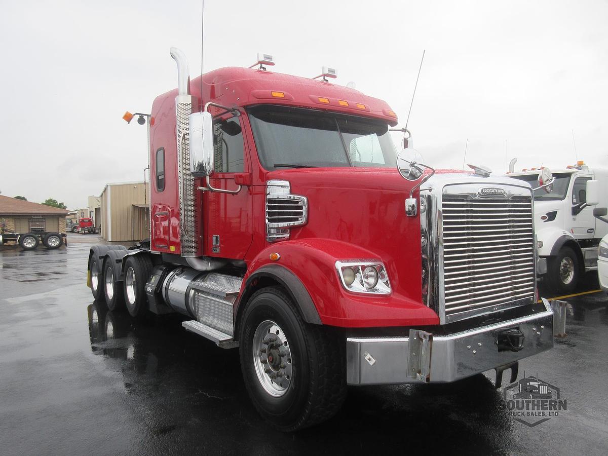 Used 2021 FREIGHTLINER CORONADO 122 SD