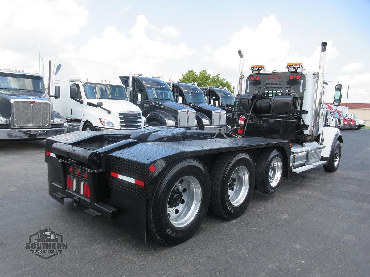 Used 2019 FREIGHTLINER CORONADO 122 SD