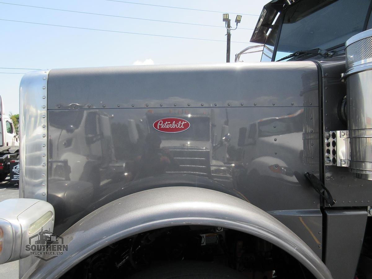 Used 2022 PETERBILT 389