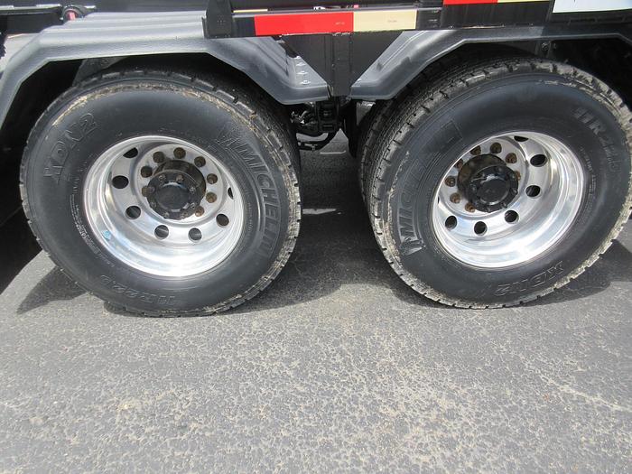 Used 2013 PETERBILT 348