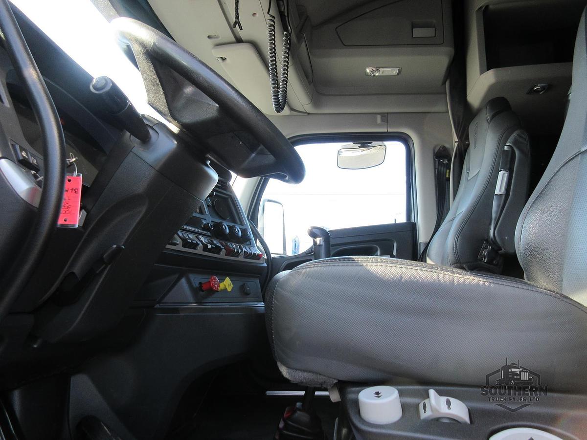 Used 2023 KENWORTH T880