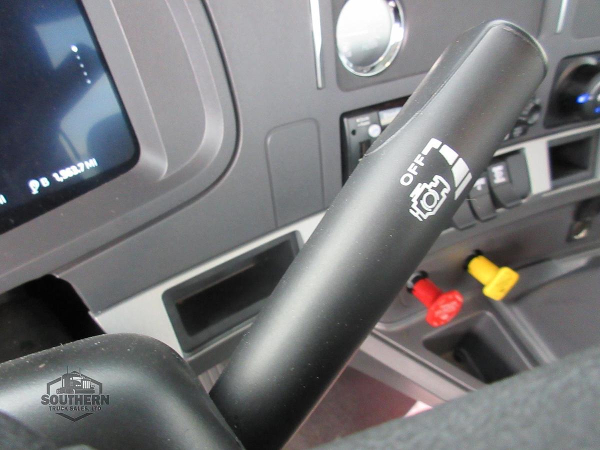 Used 2025 KENWORTH T880