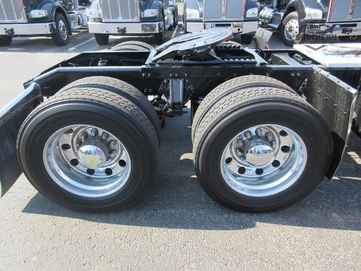 Used 2014 PETERBILT 389