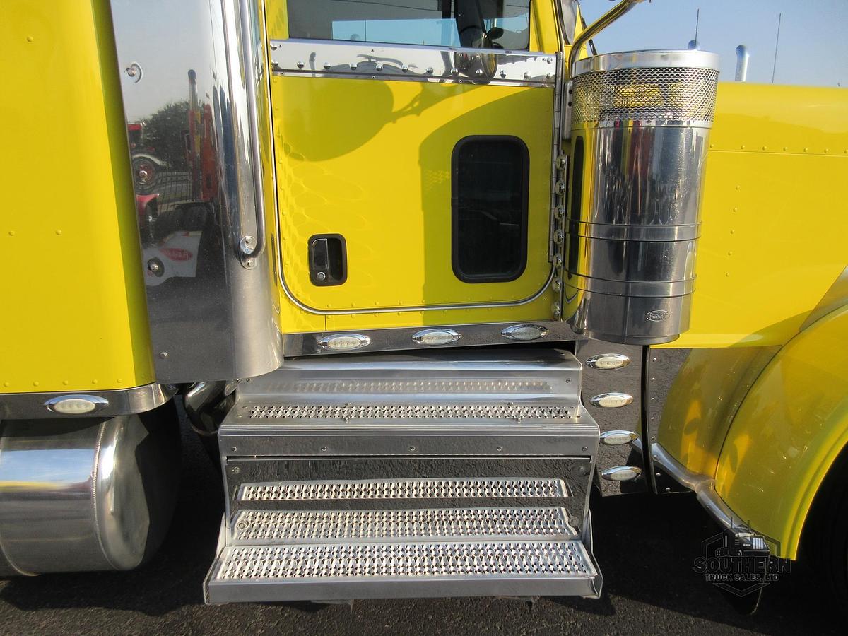 Used 2019 PETERBILT 389