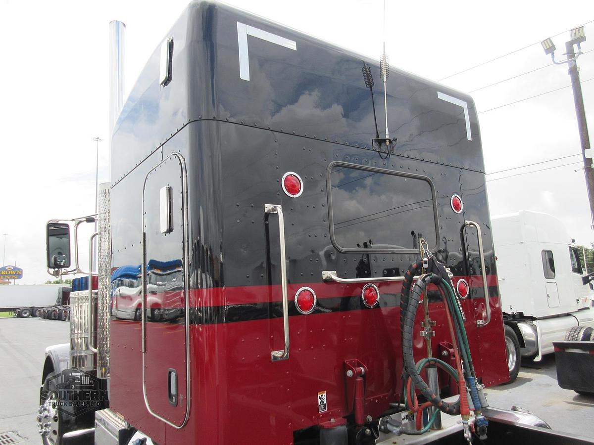 Used 2023 PETERBILT 389