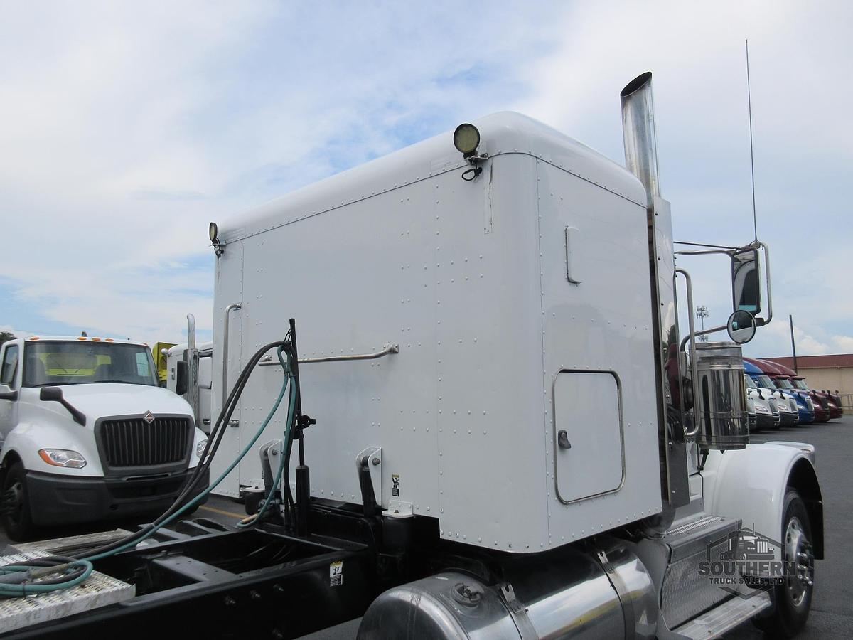 Used 2018 PETERBILT 389