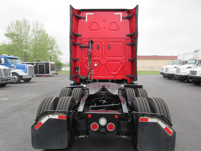 Used 2021 FREIGHTLINER CASCADIA 126