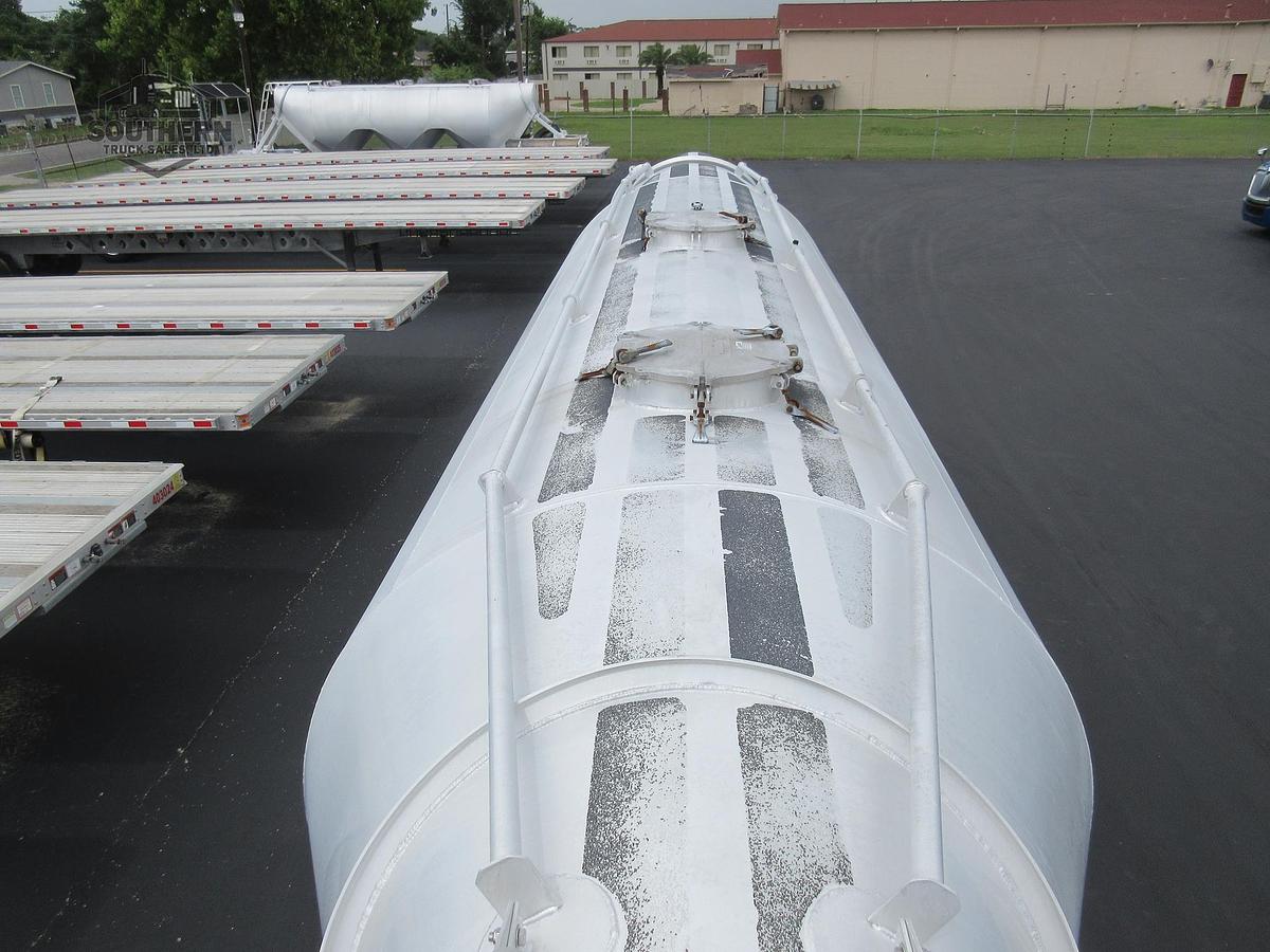 Used 2010 POLAR Tandem Axle