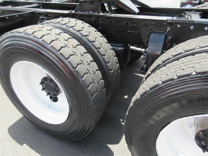 Used 2015 PETERBILT 365