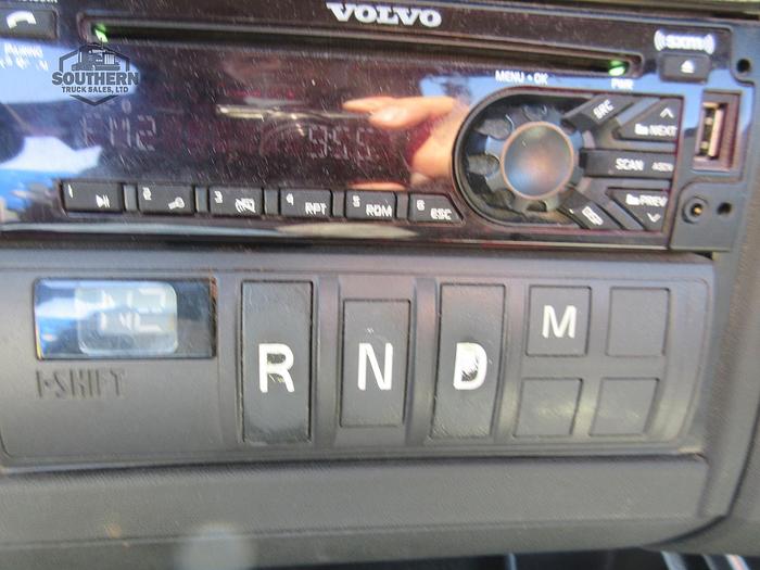 Used 2020 VOLVO VNR64T300