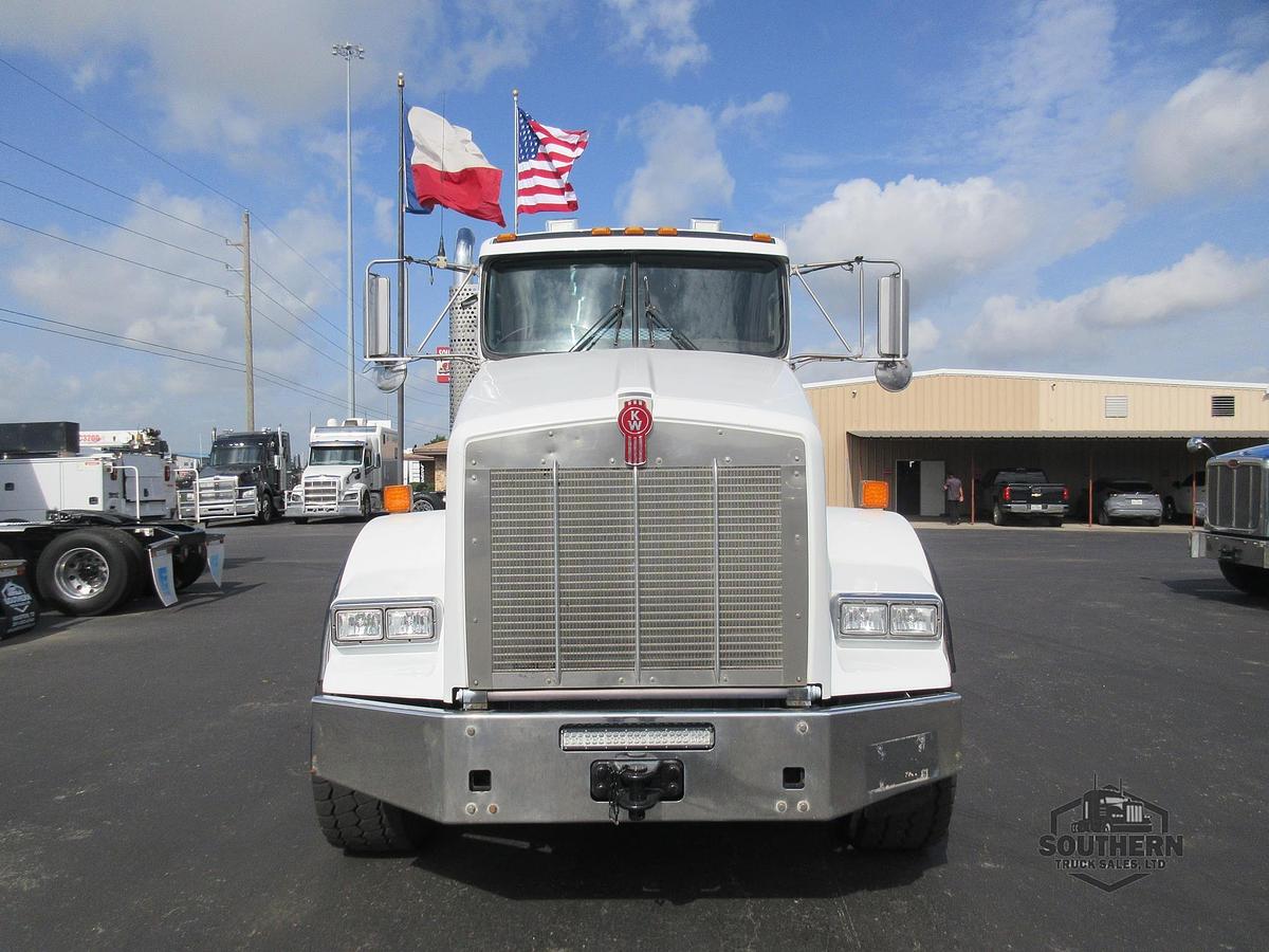Used 2018 KENWORTH T800
