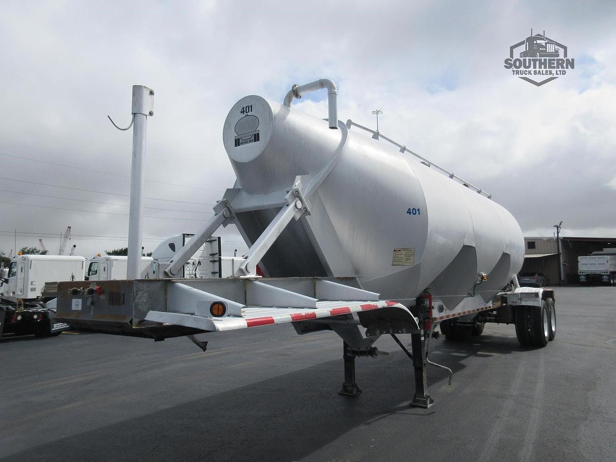 Used 2010 VANTAGE 1000 cu ft