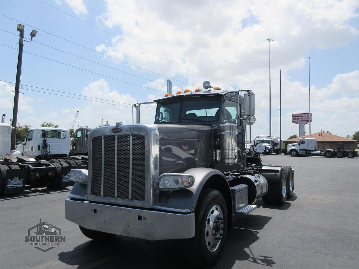 Used 2022 PETERBILT 389