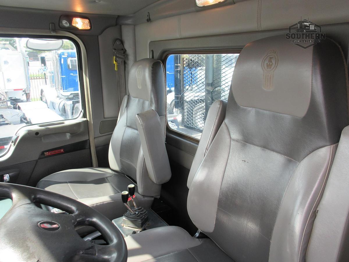 Used 2018 KENWORTH T800