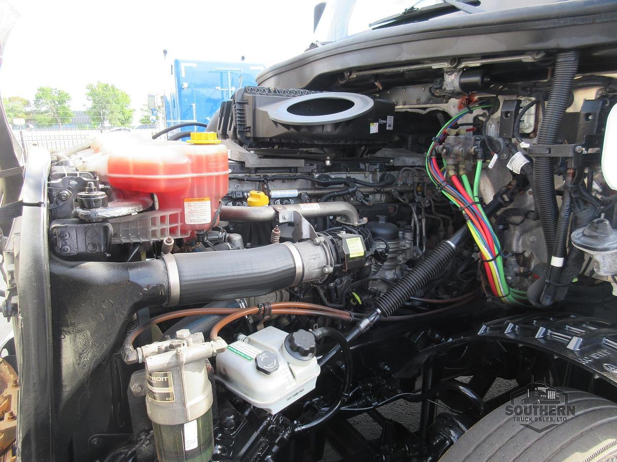 Used 2019 FREIGHTLINER CASCADIA 126