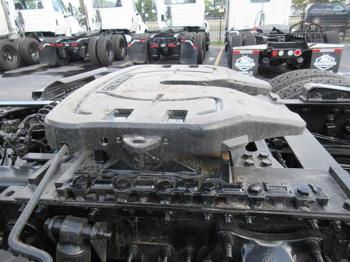 Used 2021 FREIGHTLINER CASCADIA 116