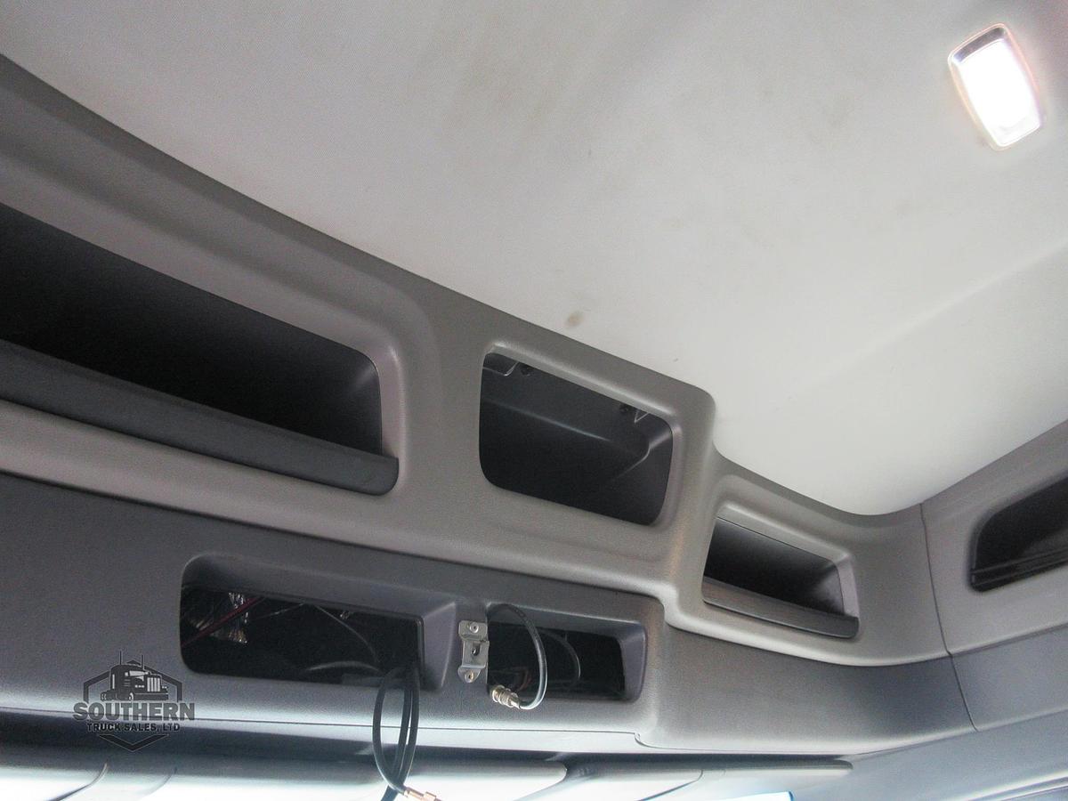 Used 2015 PETERBILT 567