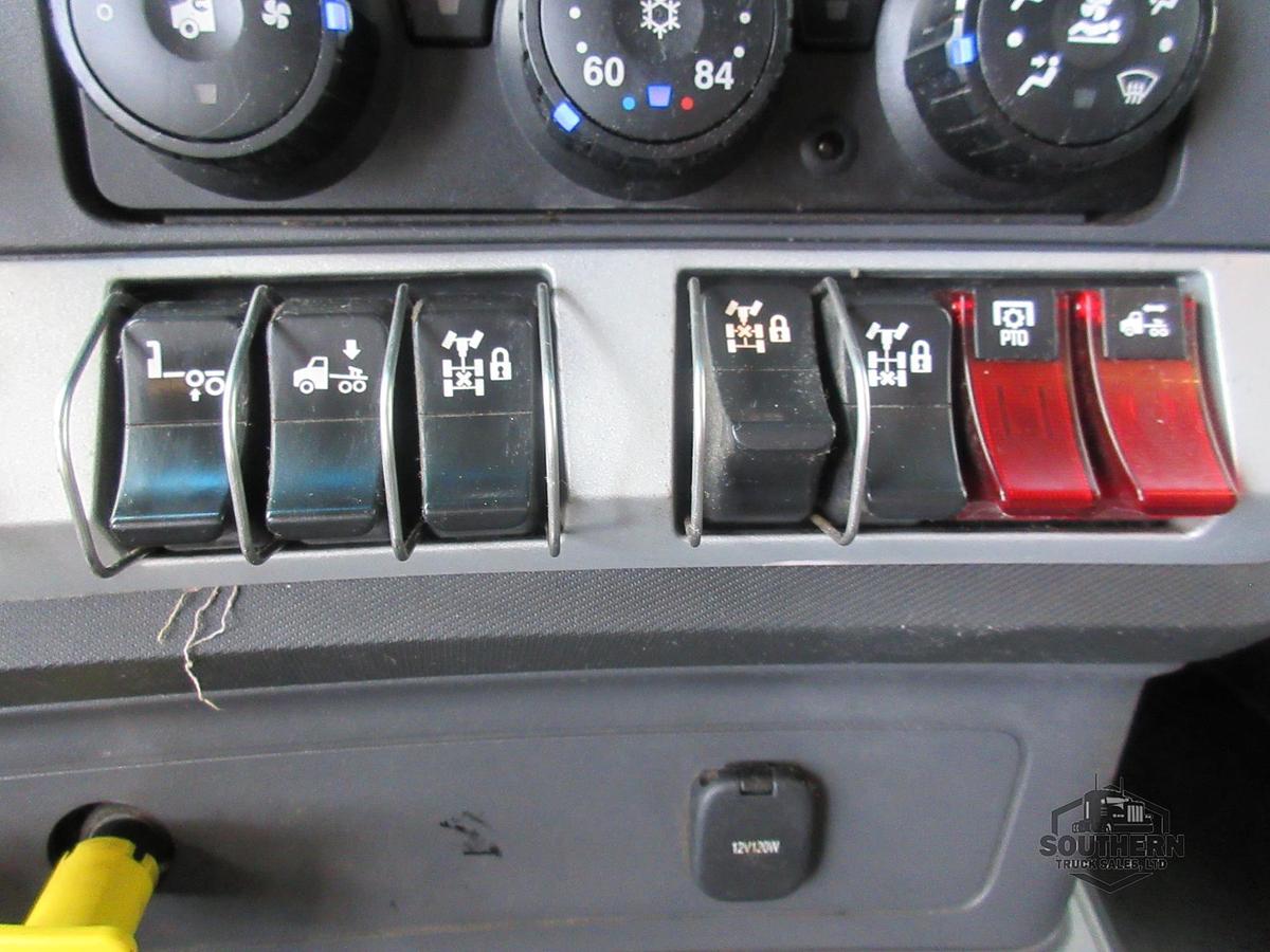 Used 2023 KENWORTH T880