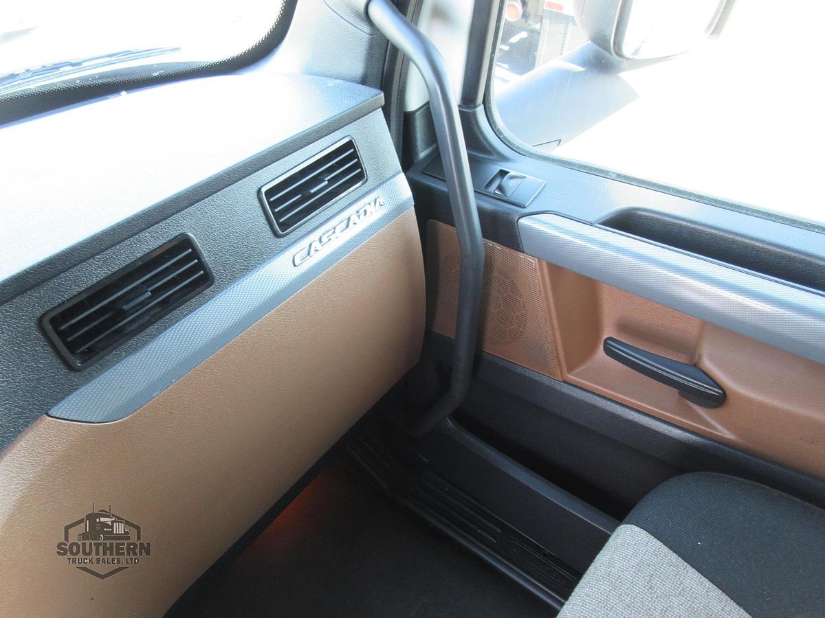 Used 2020 FREIGHTLINER CASCADIA 126