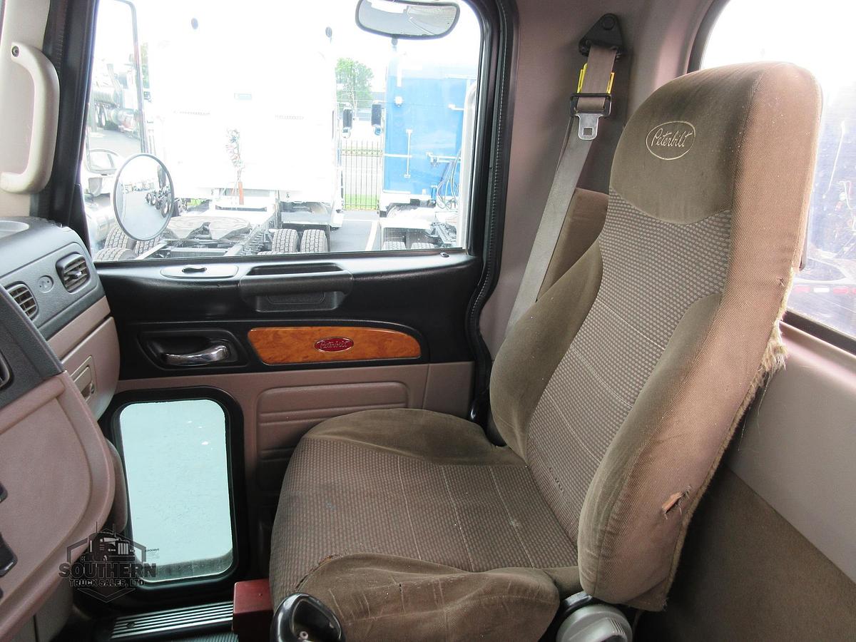 Used 2011 PETERBILT 388