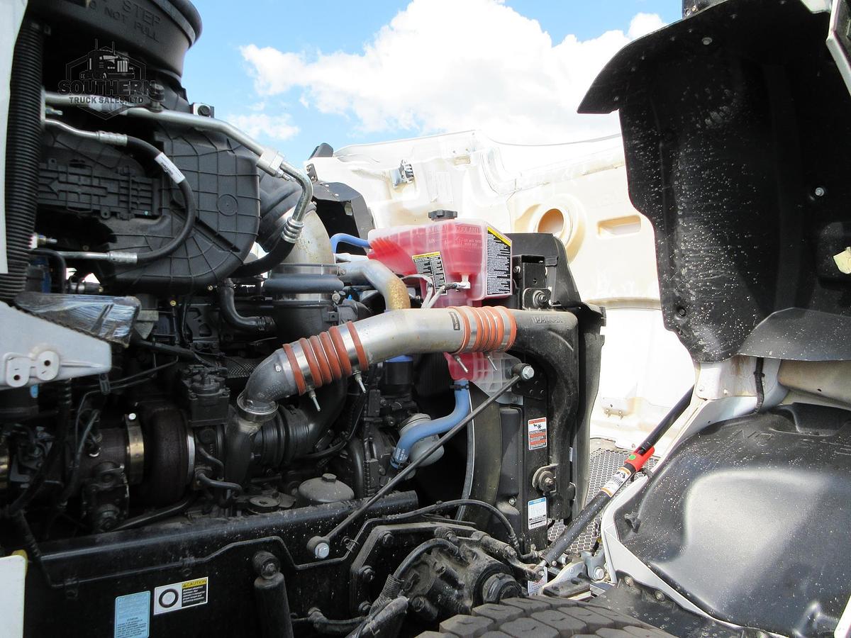 2025 KENWORTH T880
