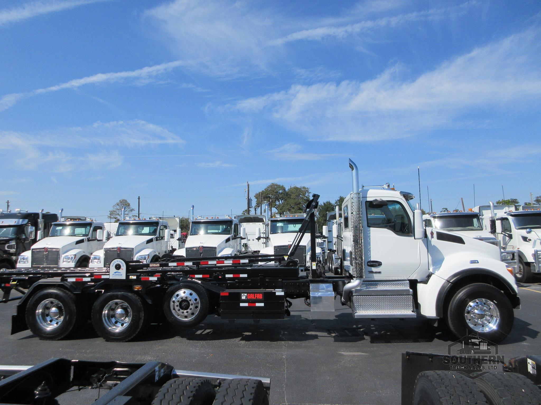2025 KENWORTH T880