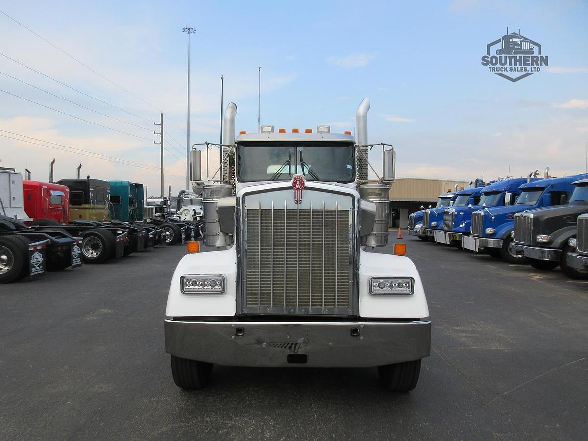 Used 2016 KENWORTH W900L