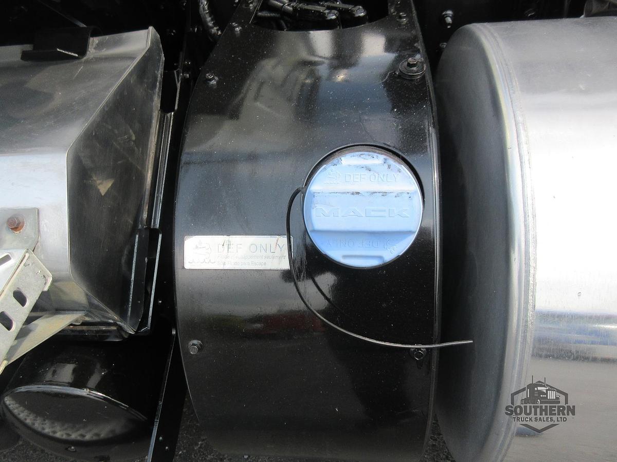 Used 2014 MACK PINNACLE CXU613