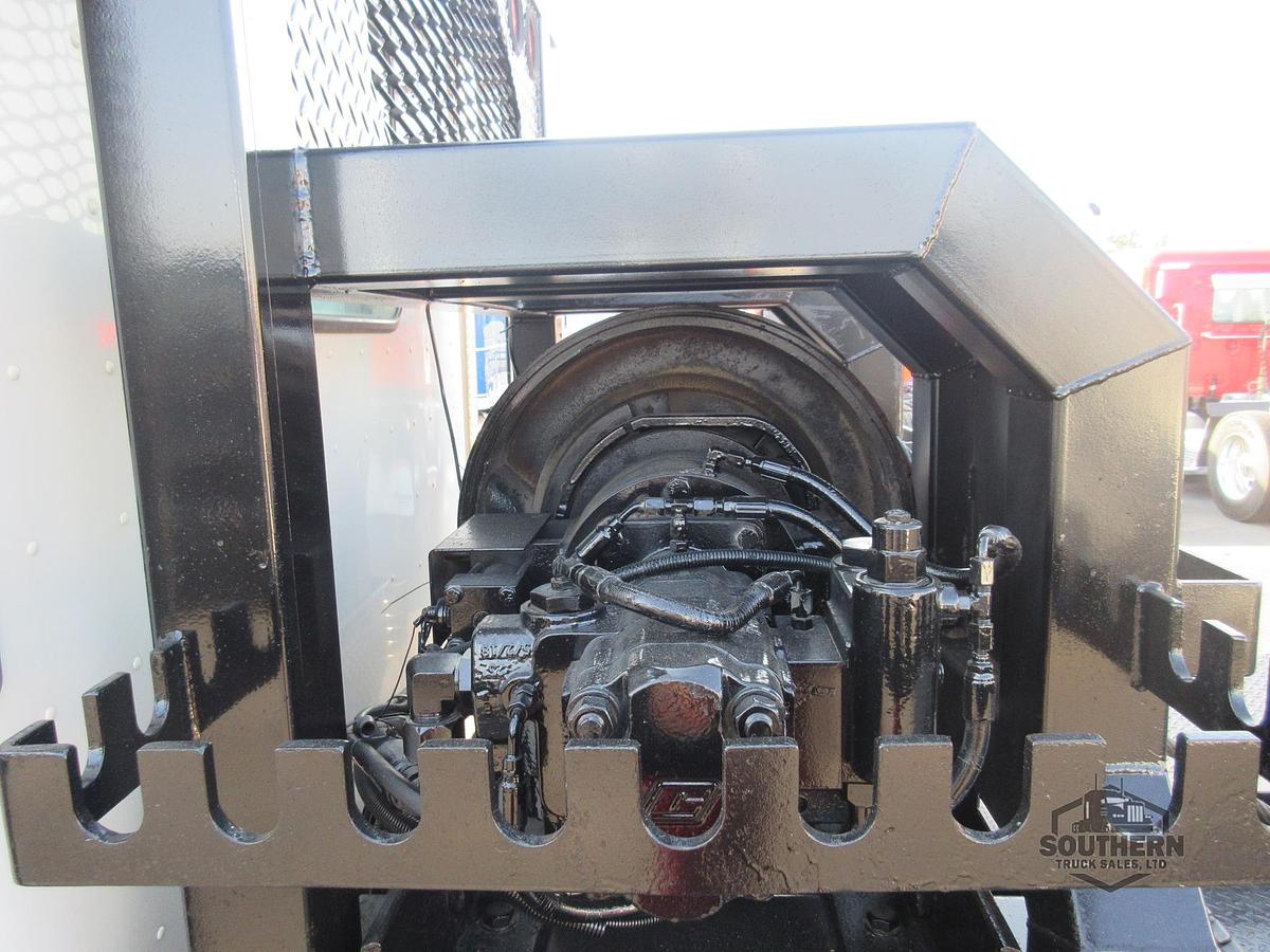 Used 2018 FREIGHTLINER 122SD