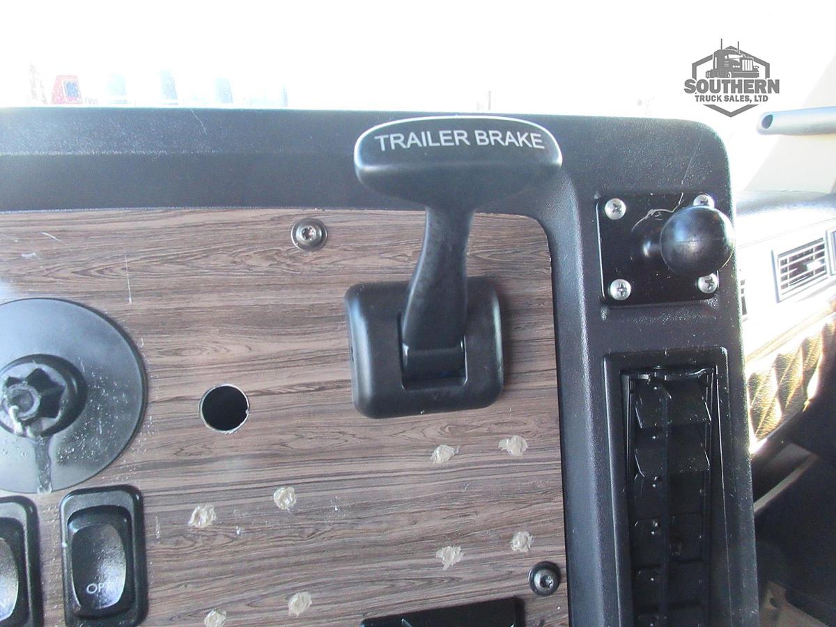 Used 2021 FREIGHTLINER CORONADO 122 SD