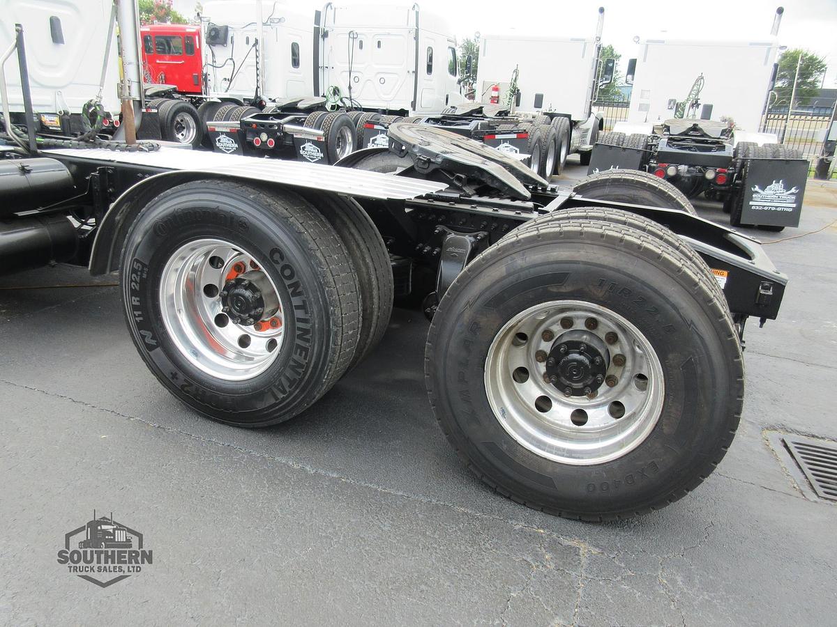 Used 2020 FREIGHTLINER CASCADIA 126