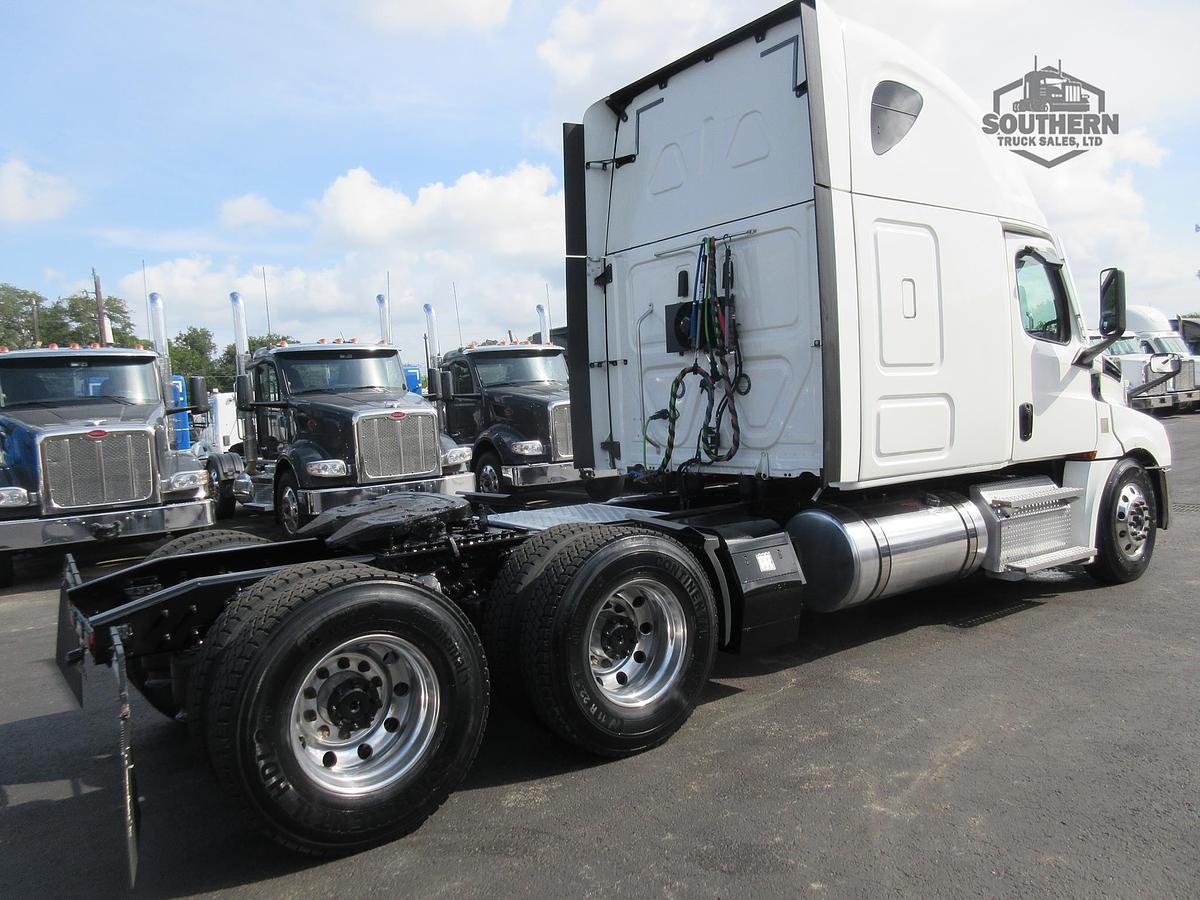 Used 2020 FREIGHTLINER CASCADIA 126