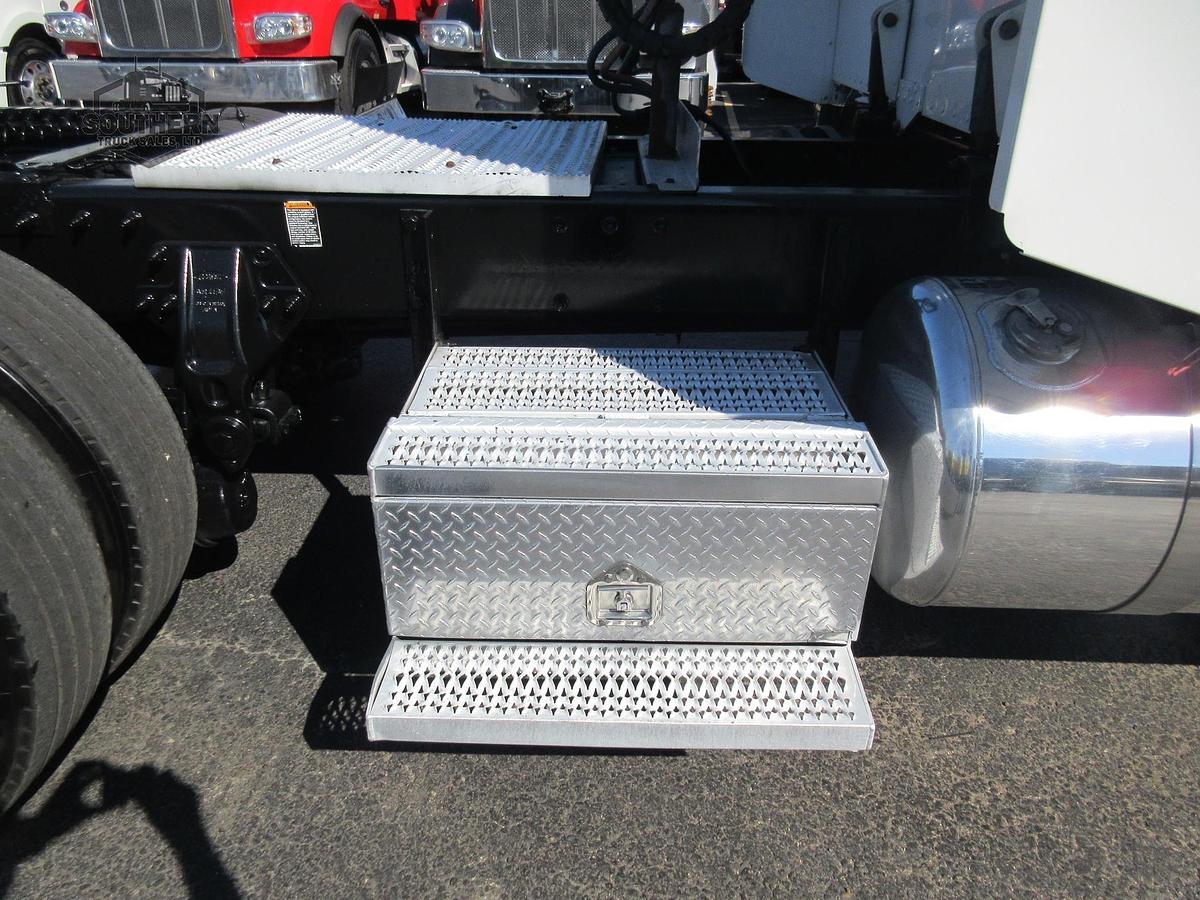 Used 2018 PETERBILT 389