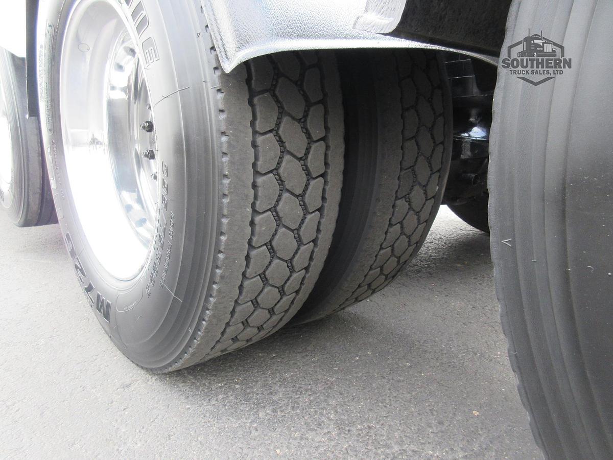 Used 2020 PETERBILT 567