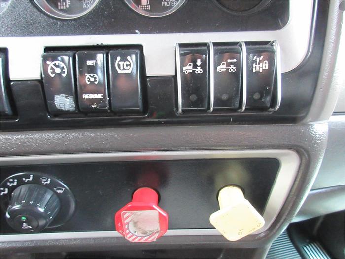 Used 2012 KENWORTH T660