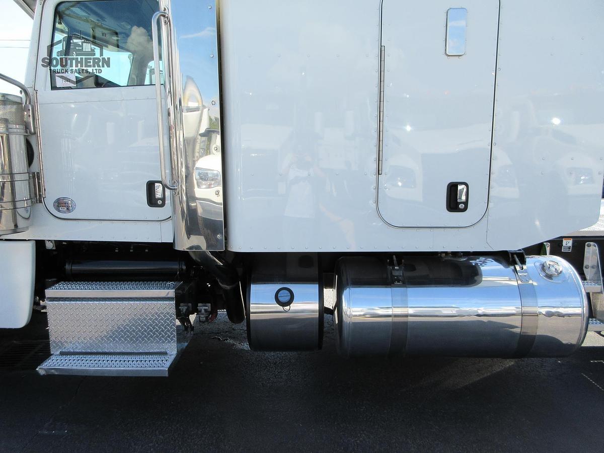 Used 2016 PETERBILT 389