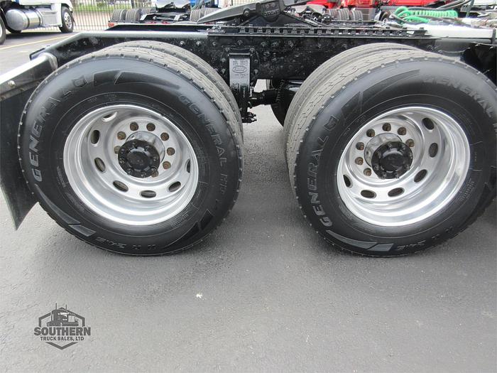 Used 2014 PETERBILT 388