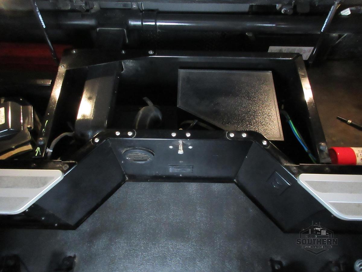 Used 2023 KENWORTH T880