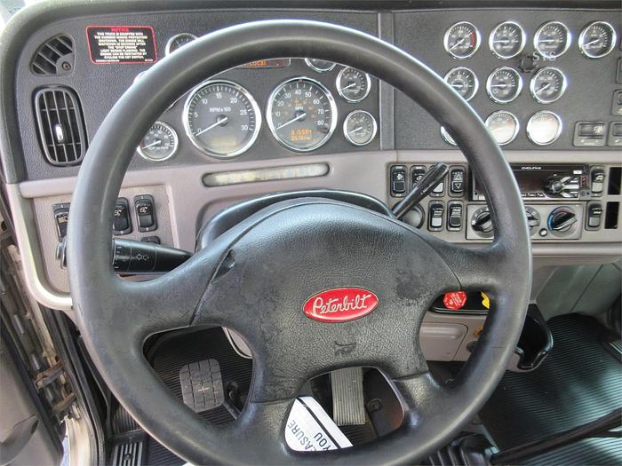 Used 2015 PETERBILT 389