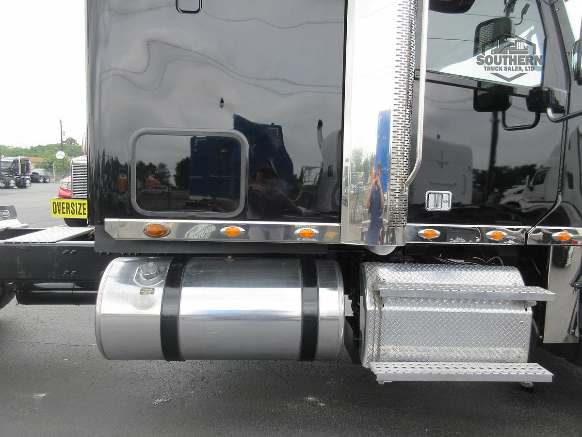 Used 2023 FREIGHTLINER CORONADO 122 SD