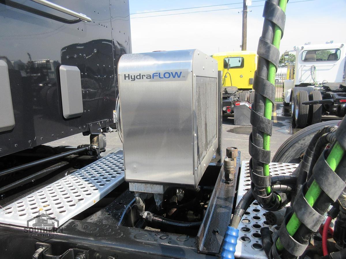 Used 2023 KENWORTH T880