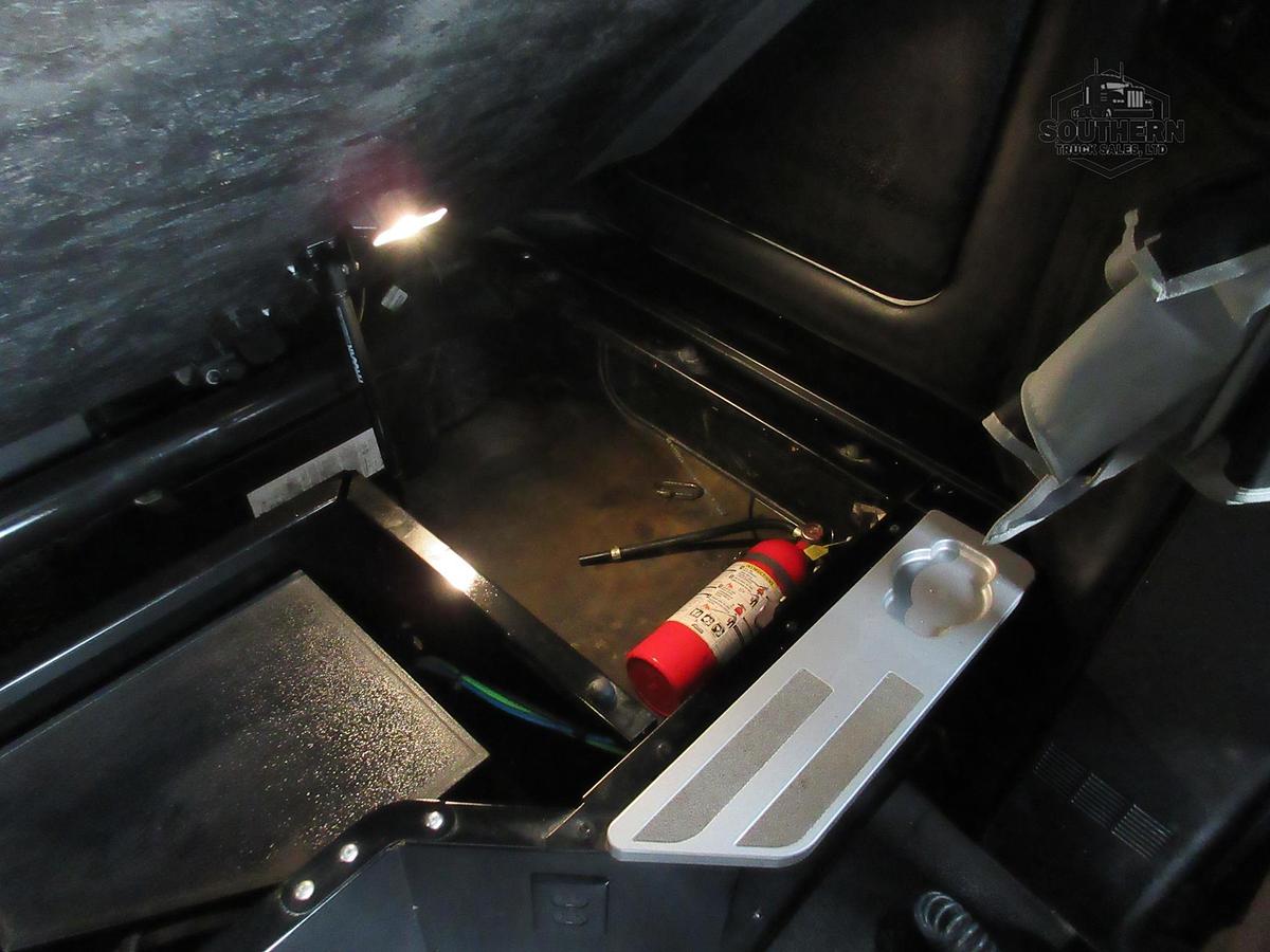 Used 2023 KENWORTH T880