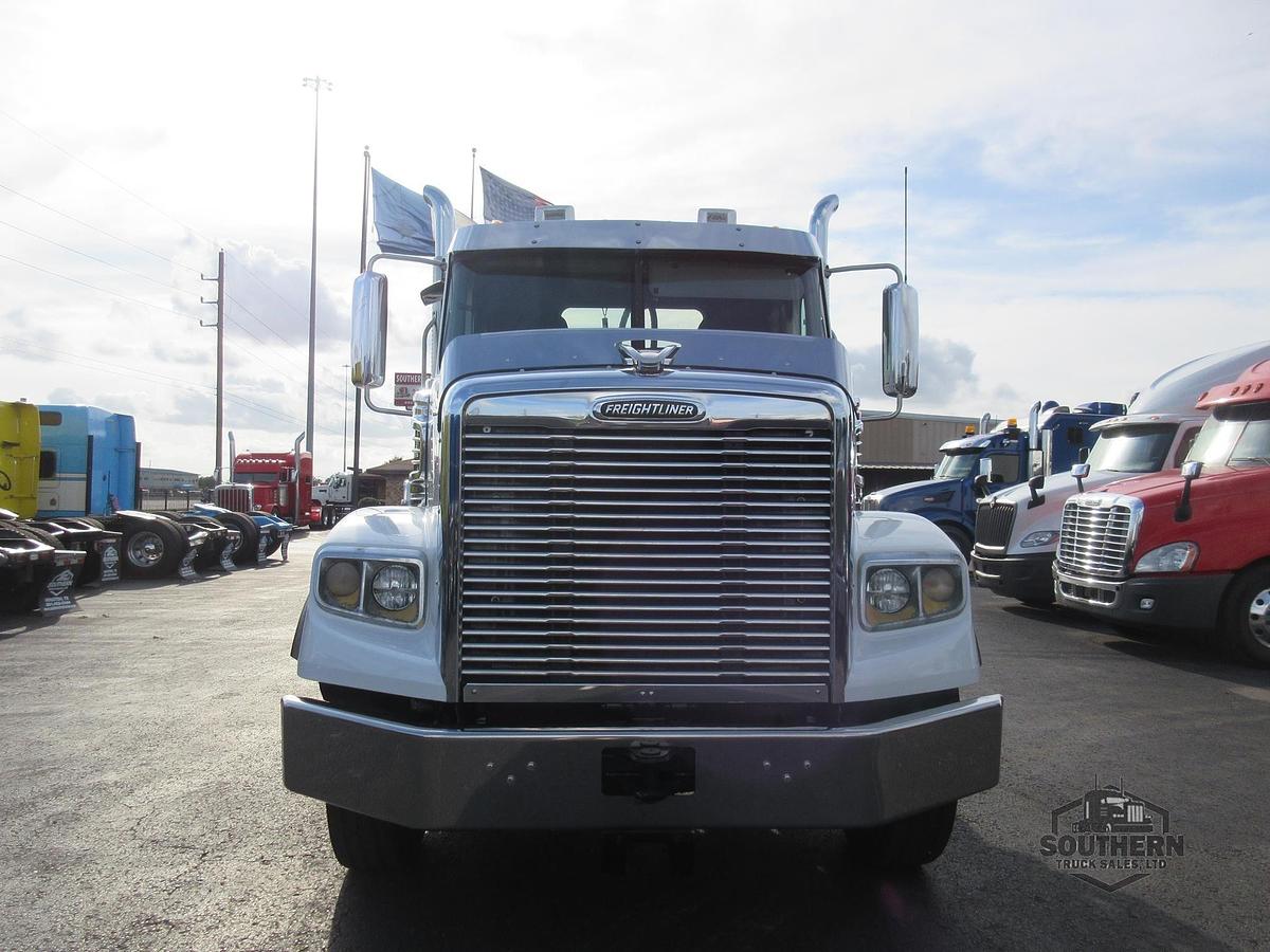 Used 2019 FREIGHTLINER 122SD