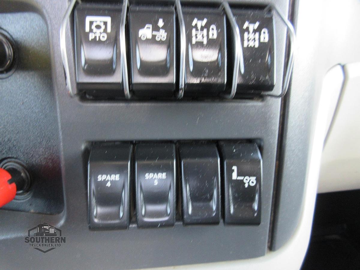Used 2025 PETERBILT 567